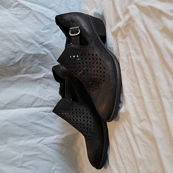 Women's BORN leather size 12 boots - Picture 1 of 8